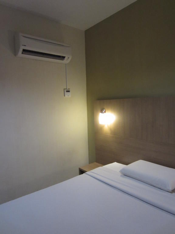 Radiant Hotel Sitiawan Camera foto